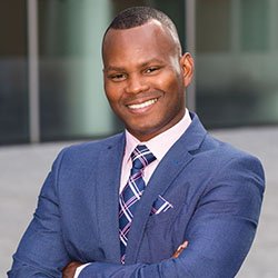 Looking for a LinkedIn profile photographer? Here are my 5 top tips to get the most out of your headshot session......goo.gl/7GhmHp