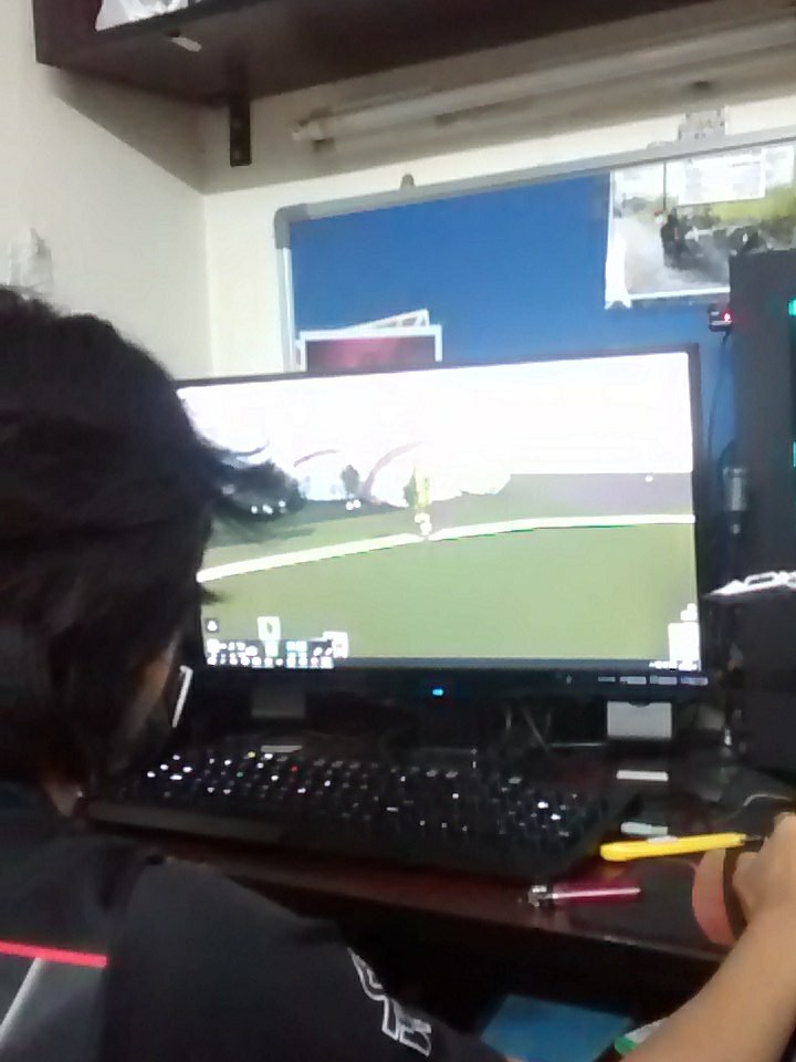 haDimunan's tweet photo. Supervising @irfananakkakjee on his landscaping for his final project. #LandscapeByHadimunan 😎 https://t.co/E0shCs2qhZ