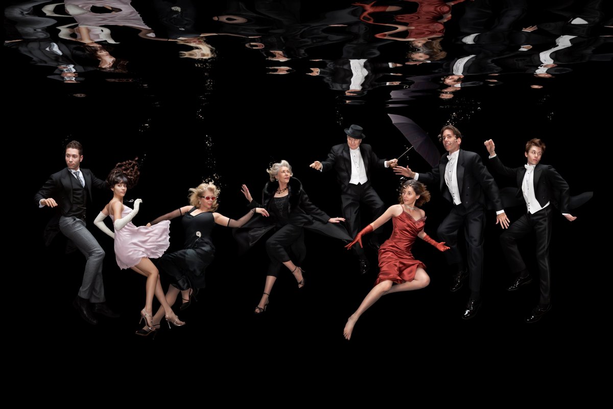 Underwater family - Kitfox Valentin #photooftheday #randycolereps #underwater #dance #family #unique #lifestyle  #style @kitfoxvalentin