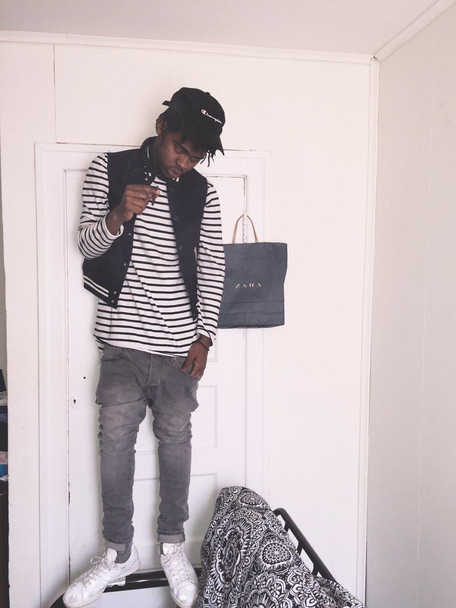 CooliBitch's tweet photo. 🔗🦋🔗
He Do That Talkin He Simp!.. https://t.co/0PxdhBDxC7