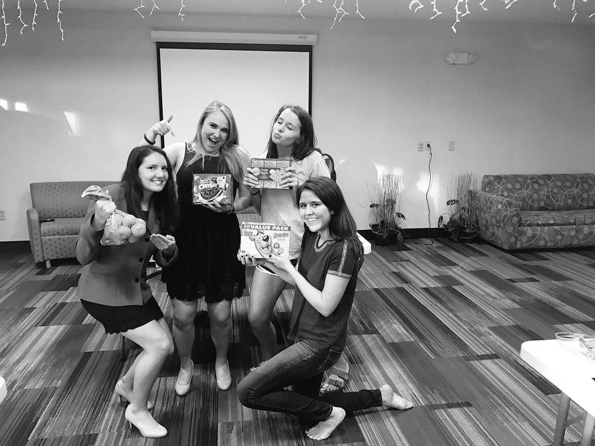cooke_erin's tweet photo. HBD to a fellow Tennesseean & @TPUSA pal! So glad we met at #WIWPB and #YLS! Can't wait to see where the conservative movement takes usππππΊπΈ https://t.co/q0lP5yqZEB
