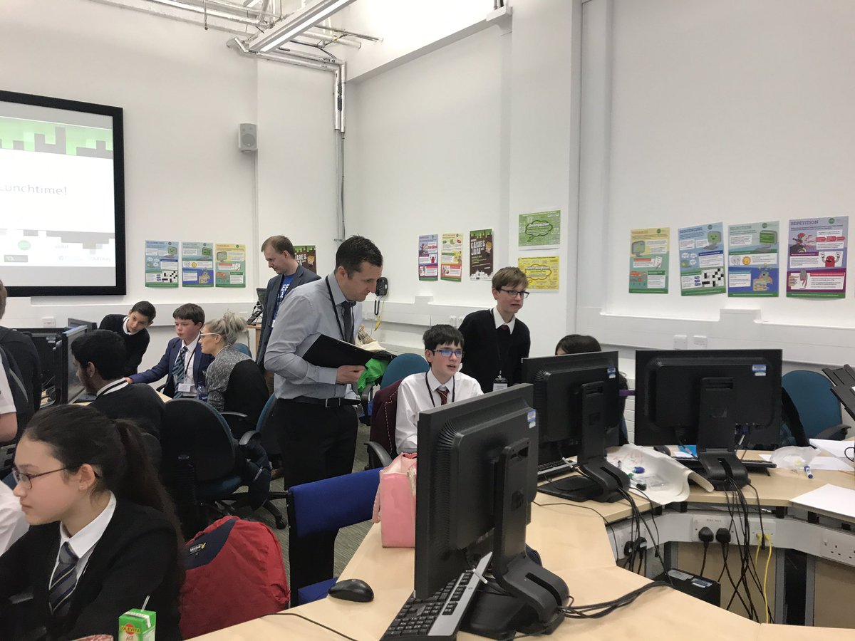 lookwhatjendid's tweet photo. A huge thank you to @laurieod @ClareDundee & @AbertayGDS @AbertayUni for allowing so many #Dundee pupils&staff visit this week! #CSforall https://t.co/CaN6vznF8i