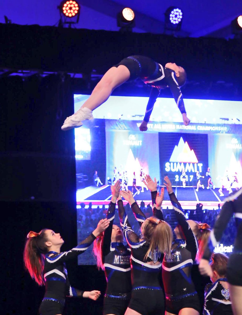 Jo_Voge's tweet photo. Find fearless & limitless follows!
1 of my fav pics of jess #thesummit2017 @VarsityAllStar #kickedcancersbutt & came back BIG ๐#jessstrong https://t.co/ZOiTqFHAog