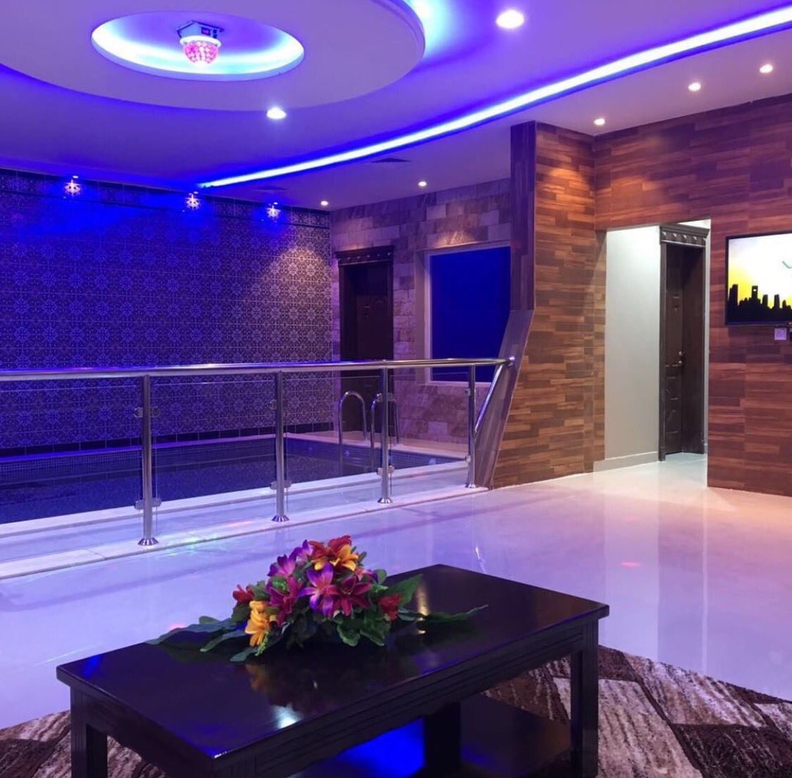 شاليهات روجن
تم افتتاح شاليه رقم ( 2 ) بمسبح داخلي وتصاميم حديثه ليناسب ذوق عملائنا ..