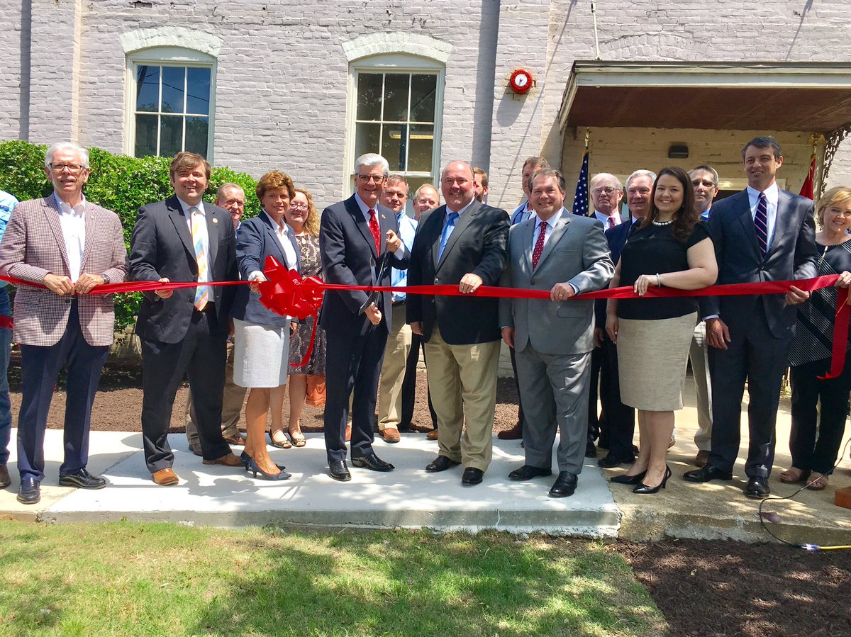 Phil Bryant tweet media