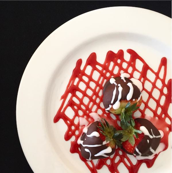 PC_Marriott's tweet photo. Sometimes, all you need is a #chocolate covered strawberry to get you through the day. #parkcitymarriott #sweetthooth https://t.co/XHVbf3ga6S
