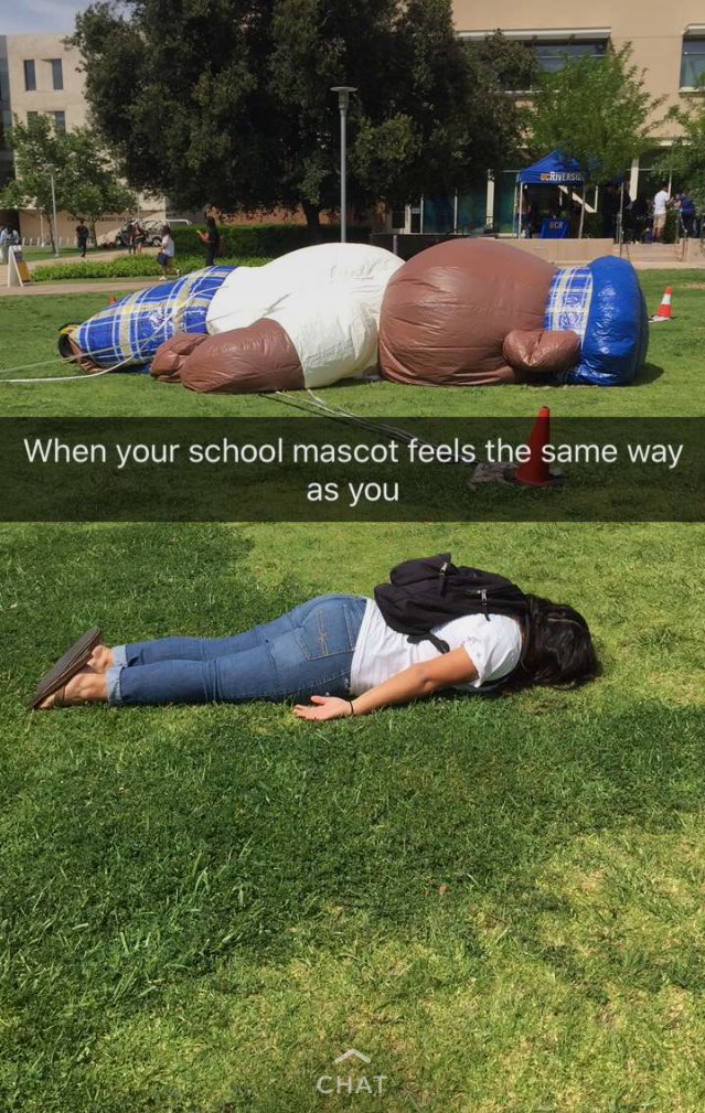SARAg____'s tweet photo. Midterms got me like 😓 #2papers https://t.co/9ZGkZDAGvu
