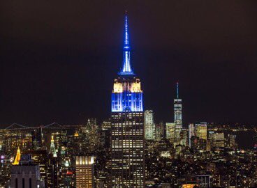 Vegnere's tweet photo. Many in #Europe doubt #EU @SydOperaHouse &amp; @EmpireStateBldg wear #EUBlue w pride. #EU is a unique 'community of values' project to the world https://t.co/L3whxruqHA