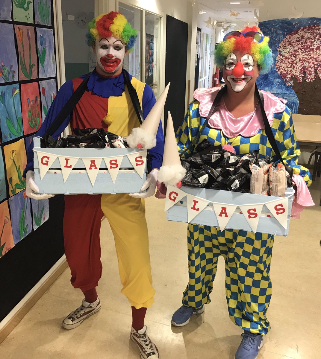 tobiasklassrum's tweet photo. Idag firade vi fritidshemmens dag. #fritidshemmensdag #prolympia #clown #icecream https://t.co/wyjw7UTOYR