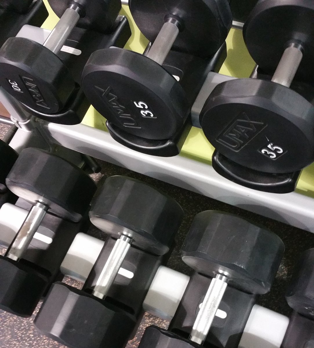 MarieBaker_'s tweet photo. 💪had a great back/bicep workout last night! 

#workout #fitnessjourney #lifting #musclegain #muscle #girlswholift #anytimefitness #fitness https://t.co/QASwCNYSMe