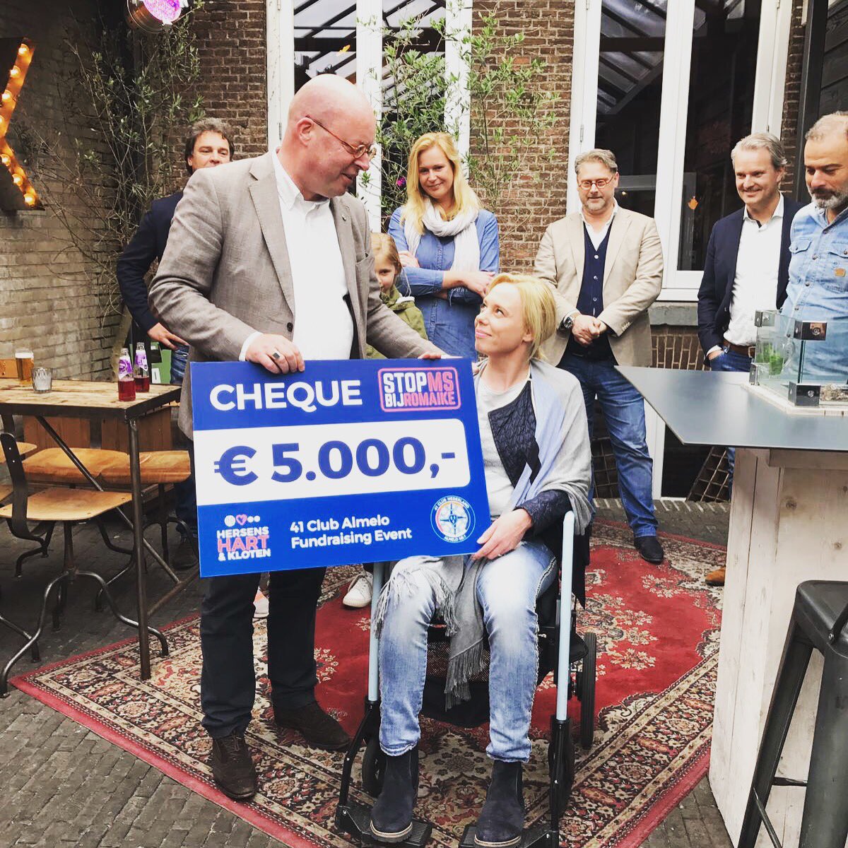 StopMSbijRomaik's tweet photo. De fundraising van #41clubalmelo bracht maar liefst €5000 op! Fantastisch bedrag 💪🏼💪🏼 https://t.co/FcGseBqTMA