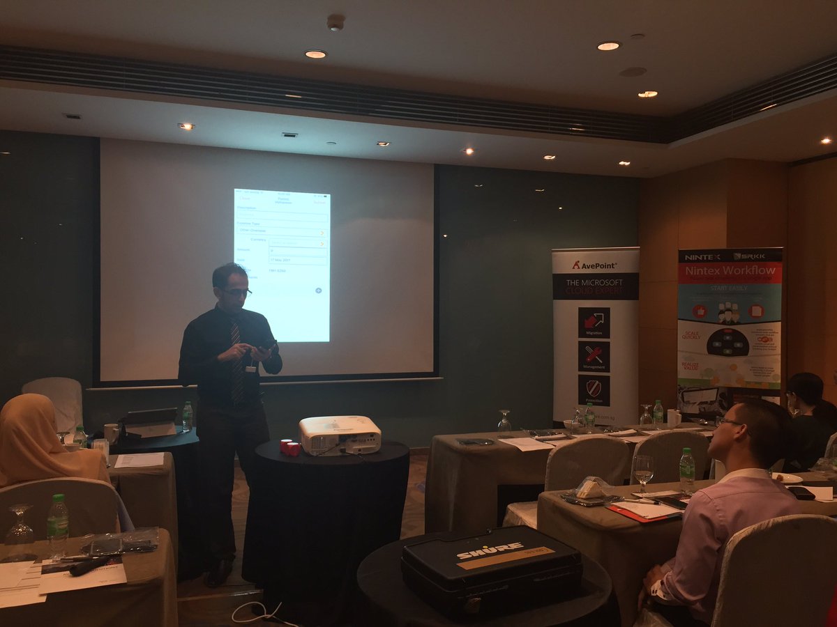 AndyGnintex's tweet photo. Amin Talebi is showing #Nintexmobile to the audience on the #srkk event in KL https://t.co/8lkti2uqDG