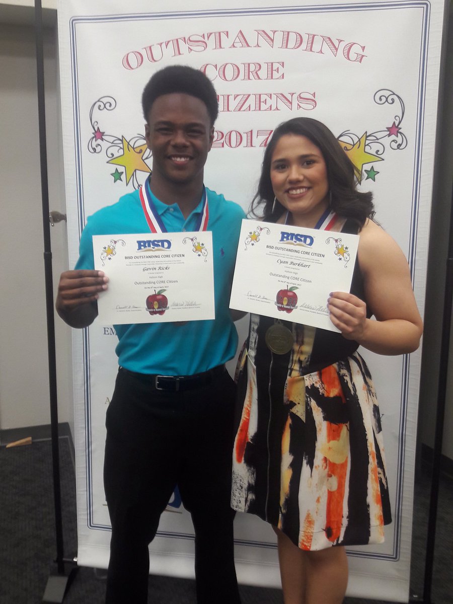 burkhart_cyan's tweet photo. Hoco King &amp; Queen, C.O.R.E values citizens of the year, Best All Around at prom, &amp; Mr. &amp; Mrs. Haltom! https://t.co/U9Fo7tptaq