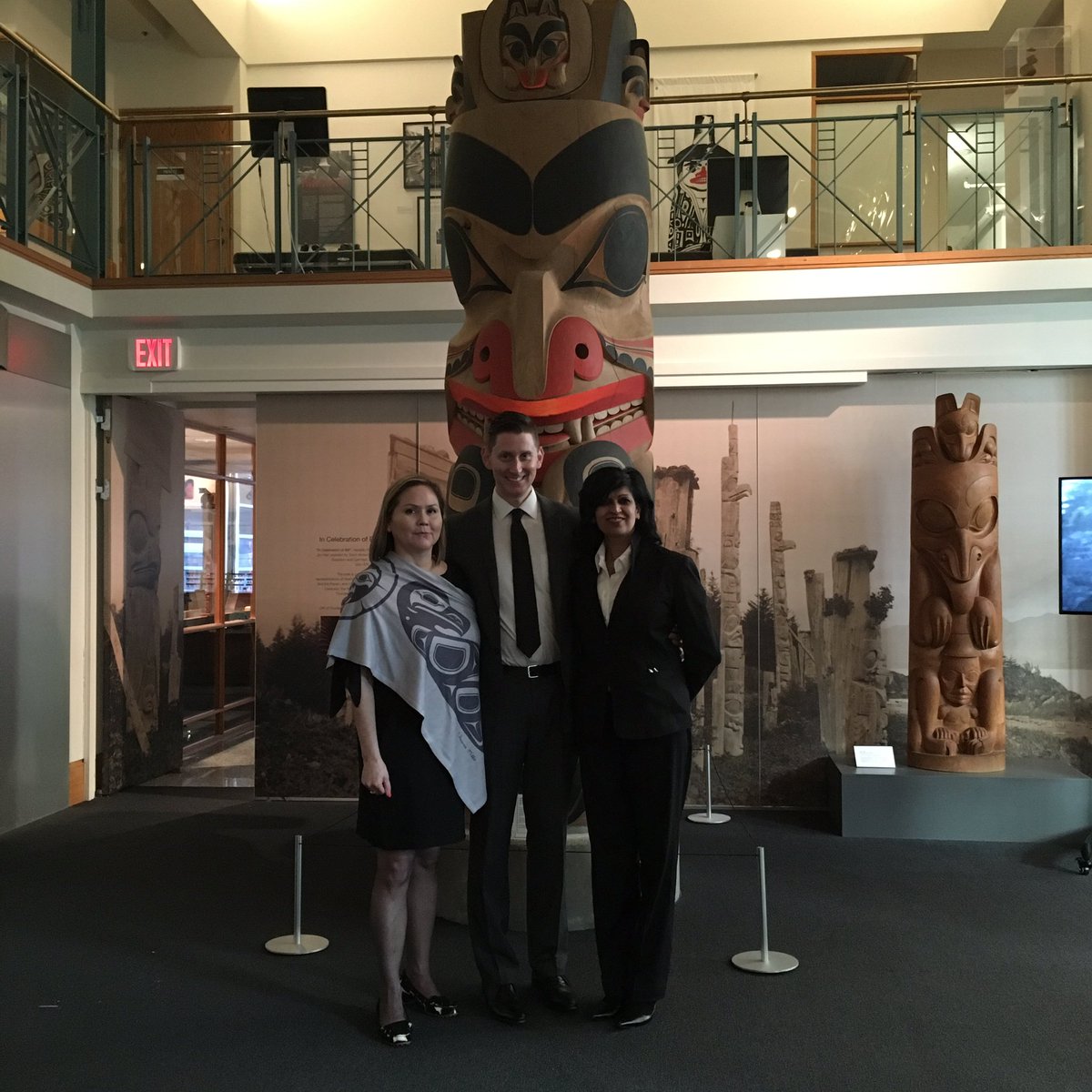 VerindaDoman's tweet photo. @AboriginalBC #firsthost gathering @billreidgallery 
Thank-you Paula &amp; @jarrenm @BCLesClefsdOr #yourkeytoeverything https://t.co/DKOo59hKPl