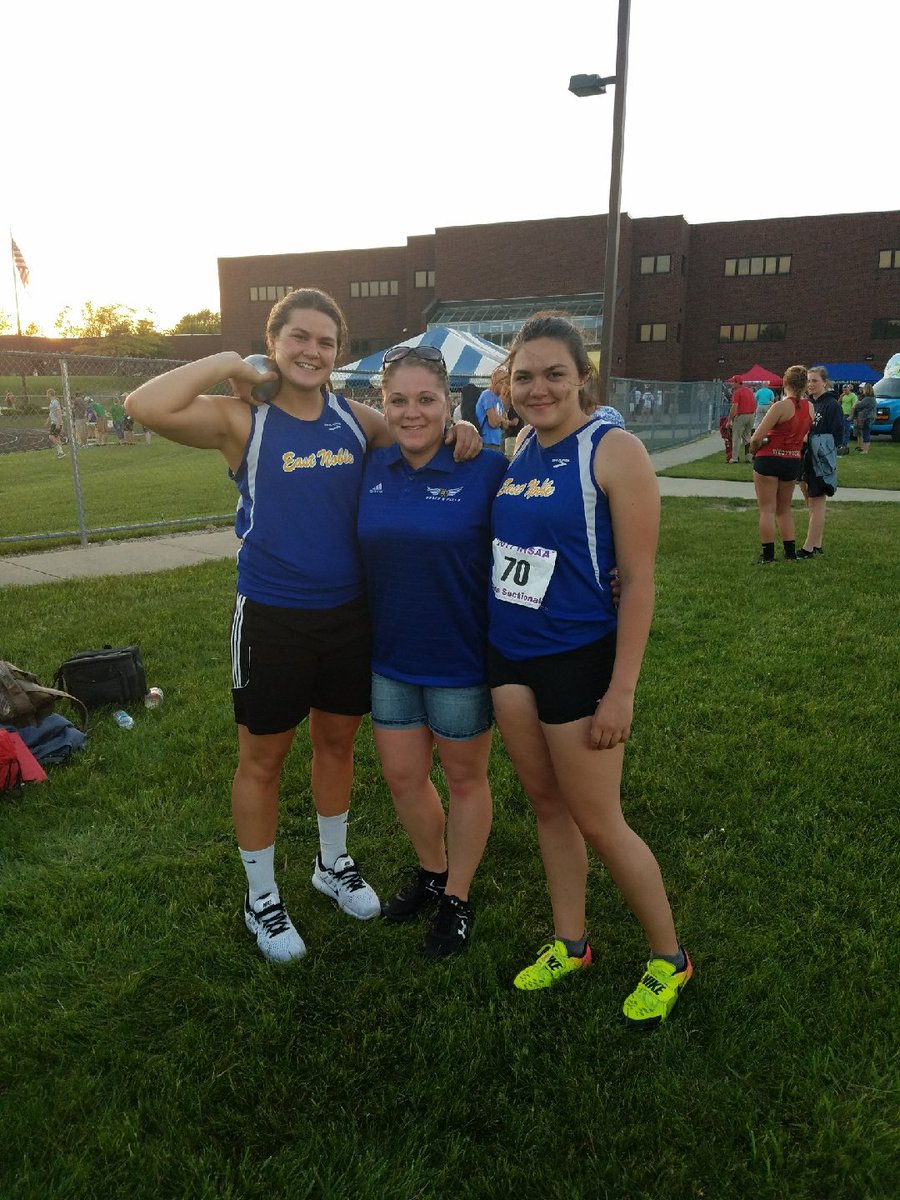 TyeBloomfield's tweet photo. Congrats to @lanieeegirl for earning Sectional 2017 Runner Up and @PahgeKline for 3rd! Both earning a spot at Regionals! #ENTHROWS https://t.co/VEVrRaWe1H