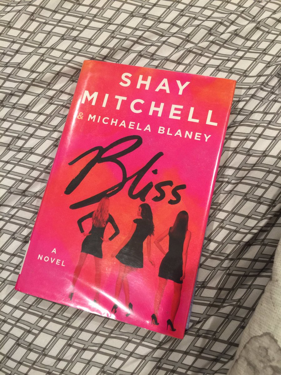 _loveashton's tweet photo. I'm late on reading Bliss, but is this a typo? Lol @shaymitch Irish and filipona? https://t.co/UFxSXz63Tp