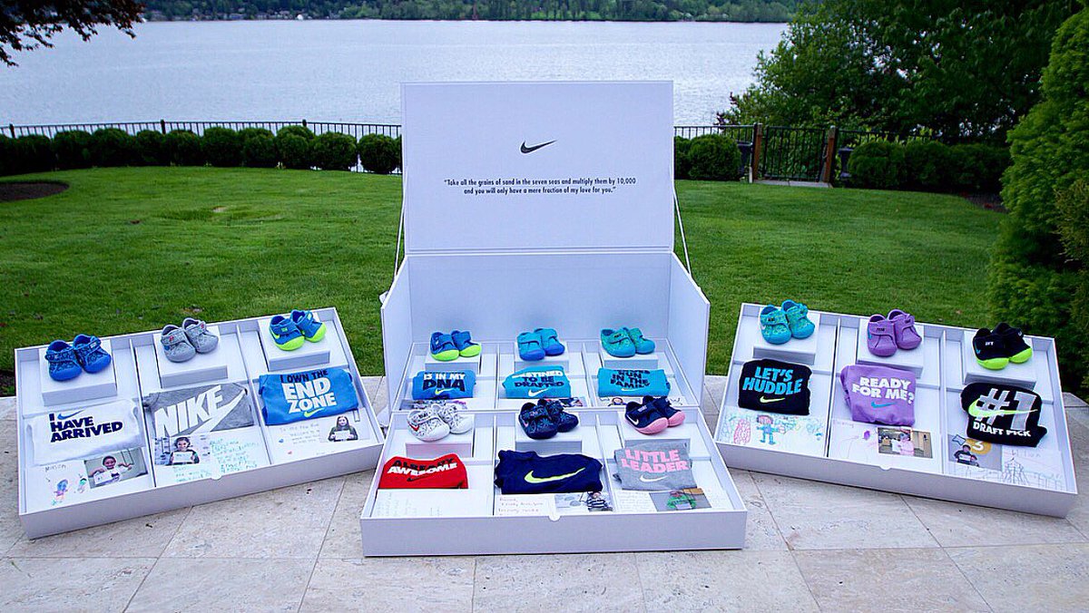 DangeRussWilson's tweet image. Thanks @Nike for the surprise! #Family