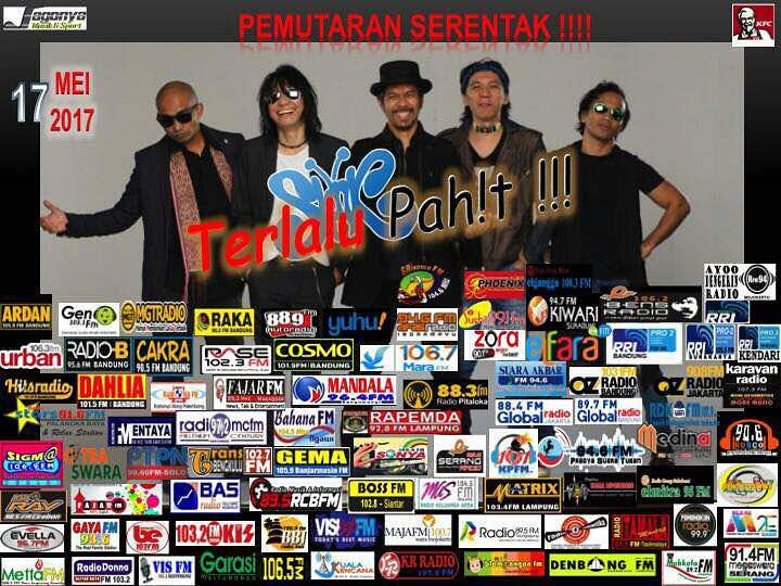 "TERLALU PAHIT" 

Single Baru dari Album #Palalopeyank diputar serentak hari ini 17 mei 2017 di 340 radio diseluruh Indonesia
ENJOOOOY!!!