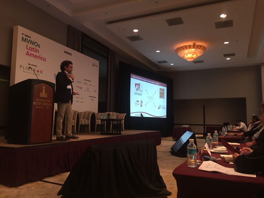 simpati_mobile's tweet photo. Nuestro CEO, Raúl Santamaría, cerrando el MVNOs Latin America 2017.  
 #MVNOIS #SimpatiMobile #CambiaDeChip https://t.co/O39SRytJwu https://t.co/5rttWTsF97