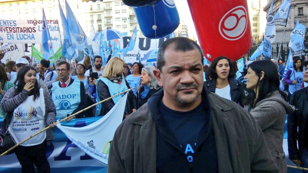 tincholucero's tweet photo. Marcha Federal Universitaria 
#SADOPPRESENTE 
#UNIDADDELOSTRABAJADORES https://t.co/YyVm6fRszp