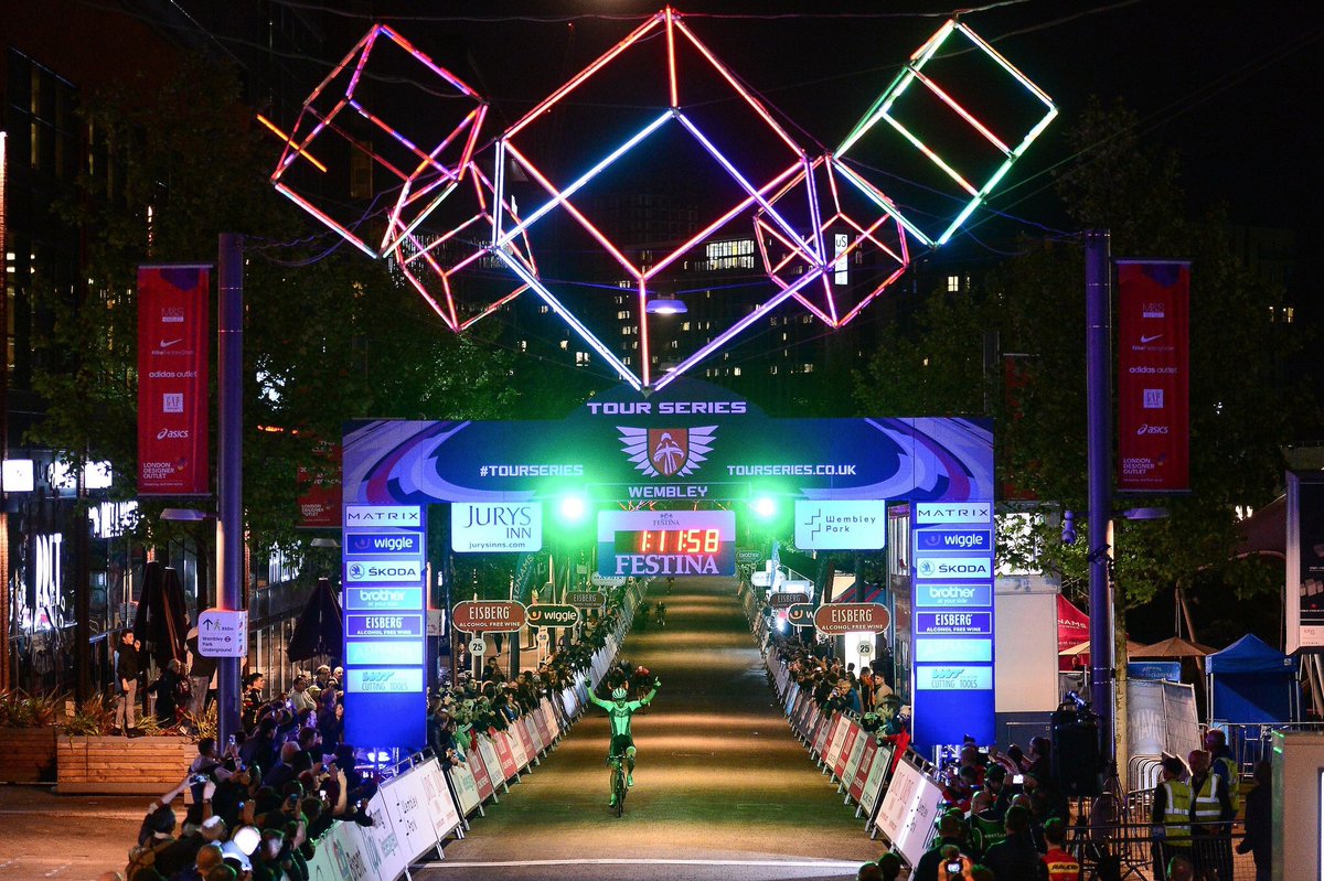 Steelervh's tweet photo. Finally got the hands in the air at the #wembley round of @TourSeries tonight! Thanks to all the Riders and Staff @ONEProCycling #IOOUWWAW https://t.co/DTOecUaR1e