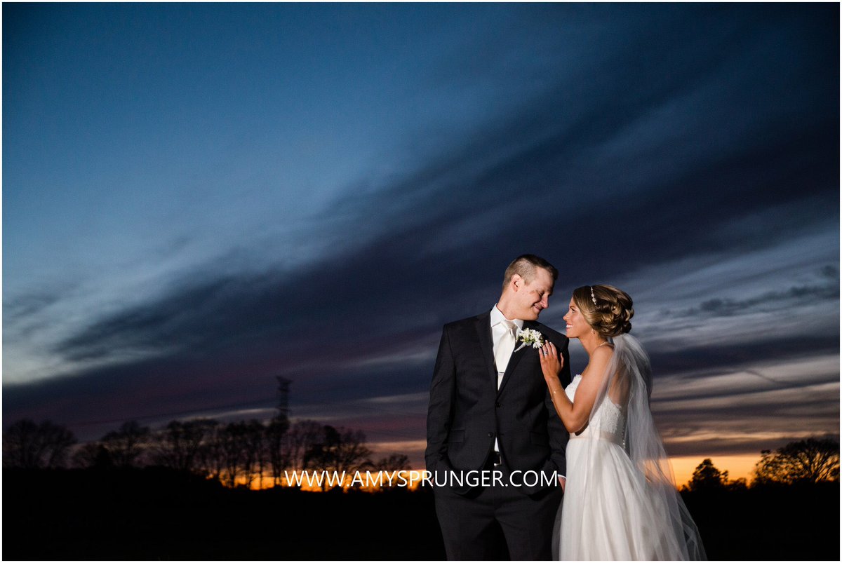 ClaireReneMUA's tweet photo. The prettiest bride &amp; the prettiest wedding 😍😍😍 #bride #bridalmakeup #indybride #indy #indymua #mua #makeupartist #indymakeup #indyartist https://t.co/2yDpfnsODf