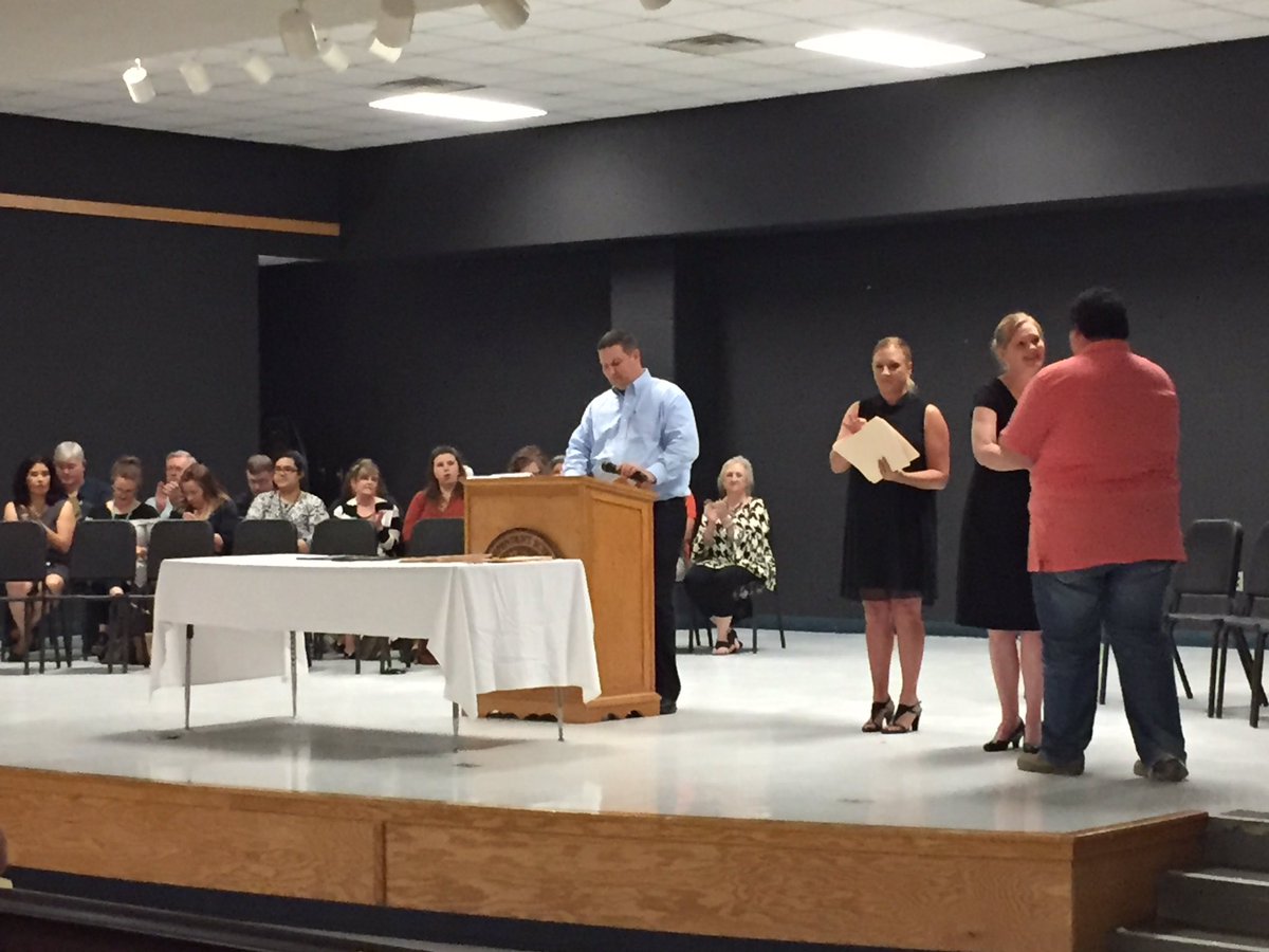 Hardin_ISD's tweet photo. Congrats HS students honored at tonight's Academic Awards Reception https://t.co/0FEggXB0gZ