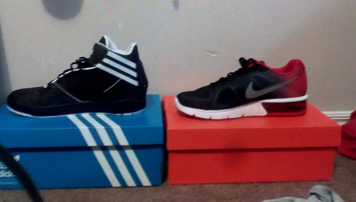 atomic_Bee405's tweet image. nice shoes