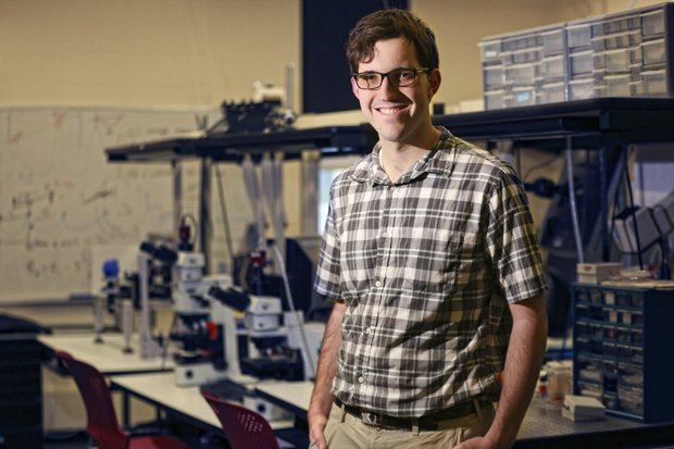 BrandeisU's tweet photo. Alex Mitchell '17 studied networks of neurons at #Brandeis, envisioning a new type of robot. #BrandeisGrad https://t.co/EBRaY1OySy https://t.co/GhAGghEqNY