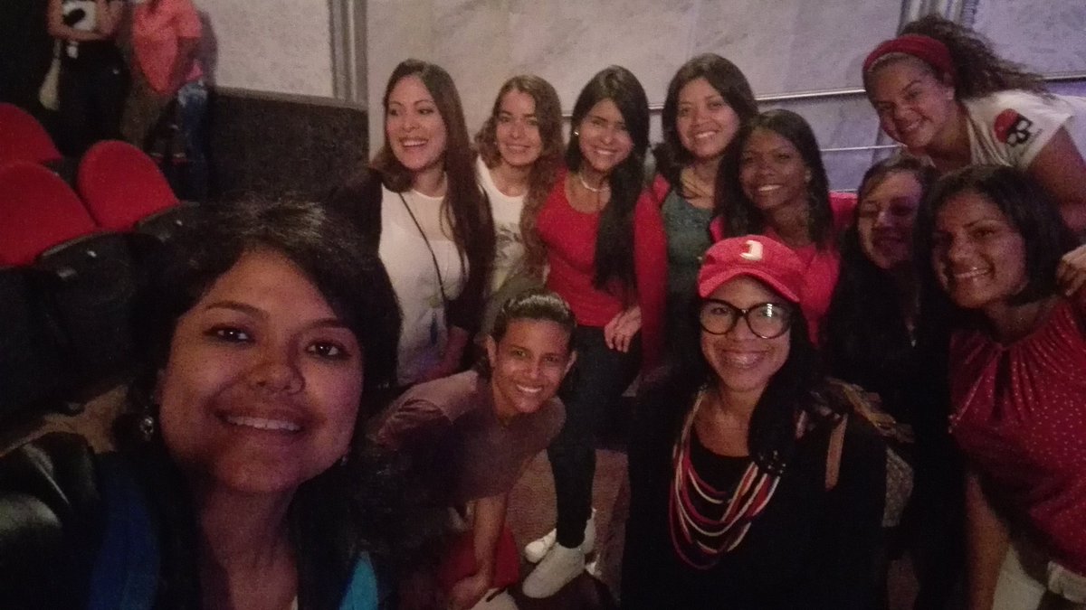 YekuanaMartinez's tweet photo. Hoy nos reunimos el Congreso de la Patria de la Juventud preparándonos para el proceso #Constituyente #16may2017 https://t.co/7Mb0RJ8VvH