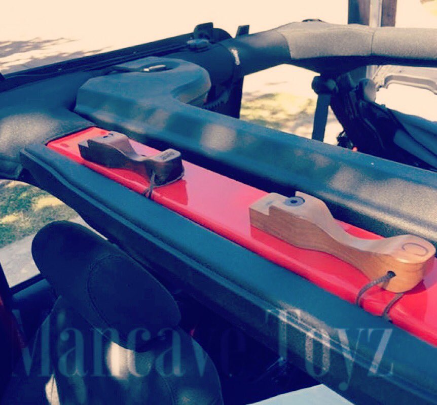 ManCaveToyz's tweet photo. Tx Bottle Opener is Jeep safe. It's magnet is strong enough to withstand the wind &amp; bumps. #jeep #jku #txbottleopener #houston #mancavetoyz https://t.co/krNJ151Ao7