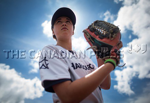 JClipperton_CP's tweet photo. Female knuckleballer Claire Eccles (@claireeccles4) joins Victoria men’s baseball team https://t.co/6BGDqFxUIT https://t.co/k7RRhk3XsJ