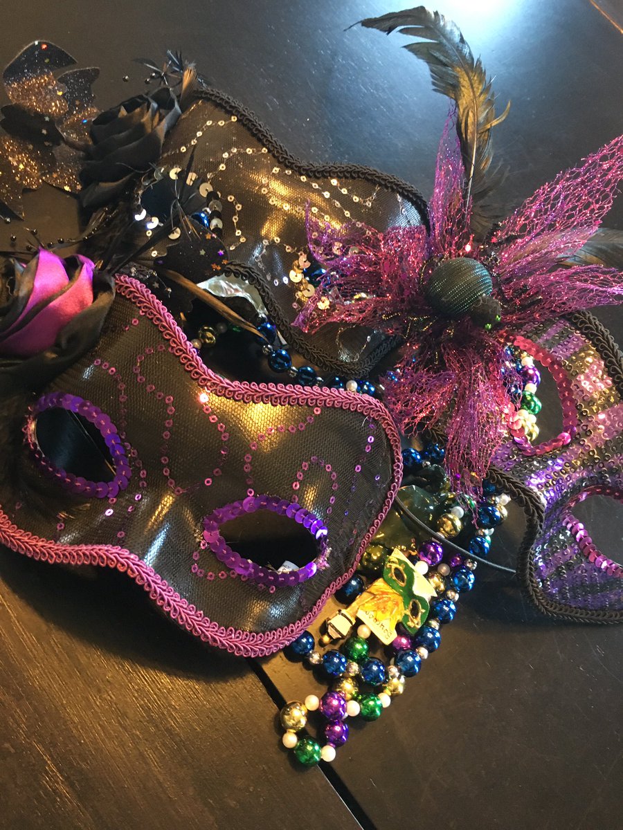 jenny_childs's tweet photo. Ready for #AAPOR in New Orleans!! #byomask #byobeads https://t.co/kksVaEgW4L
