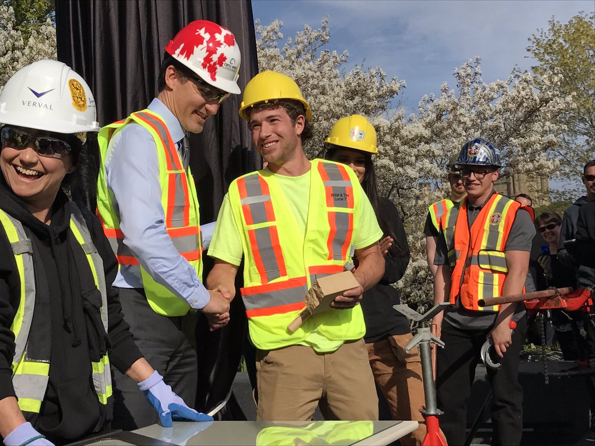 PeterFonsecaMP's tweet photo. 1/2...Great to take part during the unveiling of the @CDNTrades Monument in #Ottawa. A true tribute to our building trades workers. https://t.co/g12puYPcfT