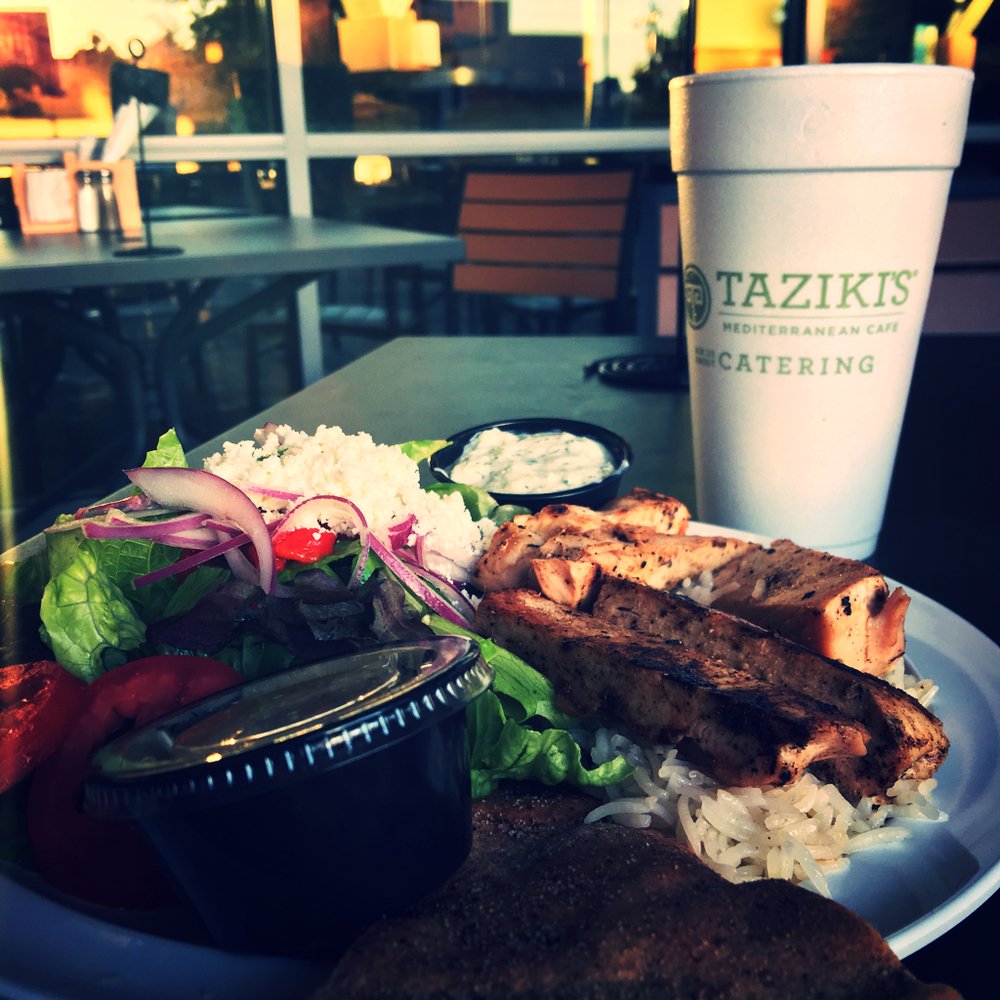 KingKyle919's tweet photo. Great night for some great food !  @Tazikis @getStealz https://t.co/JhqyQgnzQx