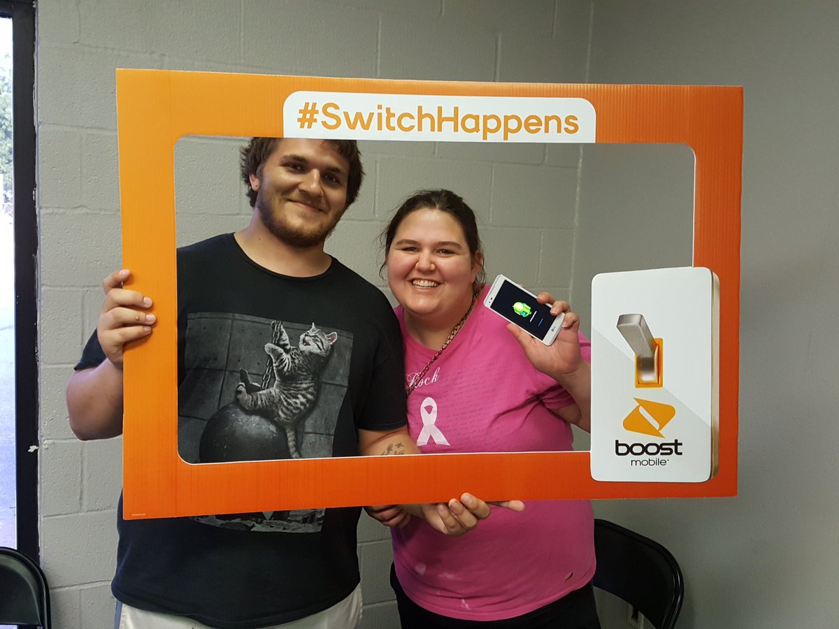 Easywireless66's tweet photo. Cecilia and Jesse just joined the Boost Family..... #SwitchHappens #freephone #Boosmobile @boostmbilerandy https://t.co/eFxlIwkYWA