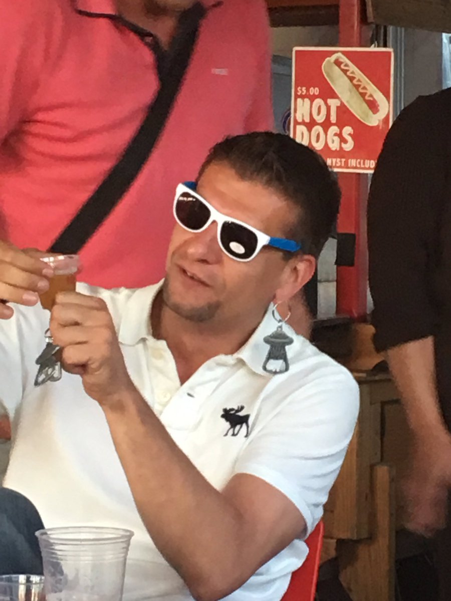 You should be drinking UFO like this guy!!! Buzz Bar until 9pm. #buzzbar #ufobeers #sunset