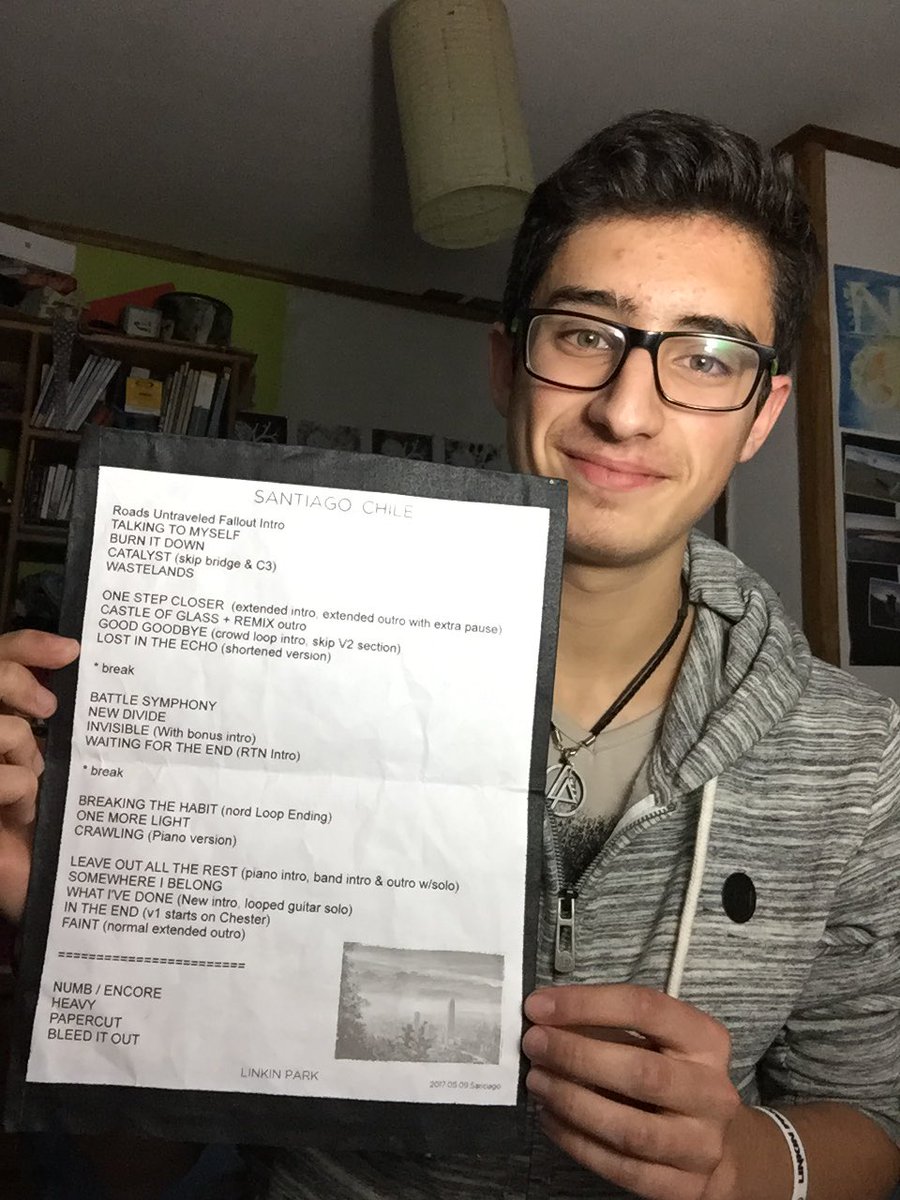 FACU9090's tweet photo. I know it's been a week since the show but I just want to thank you for the best day of my life, hope you got my Magallanes flag @linkinpark https://t.co/z761R12T49