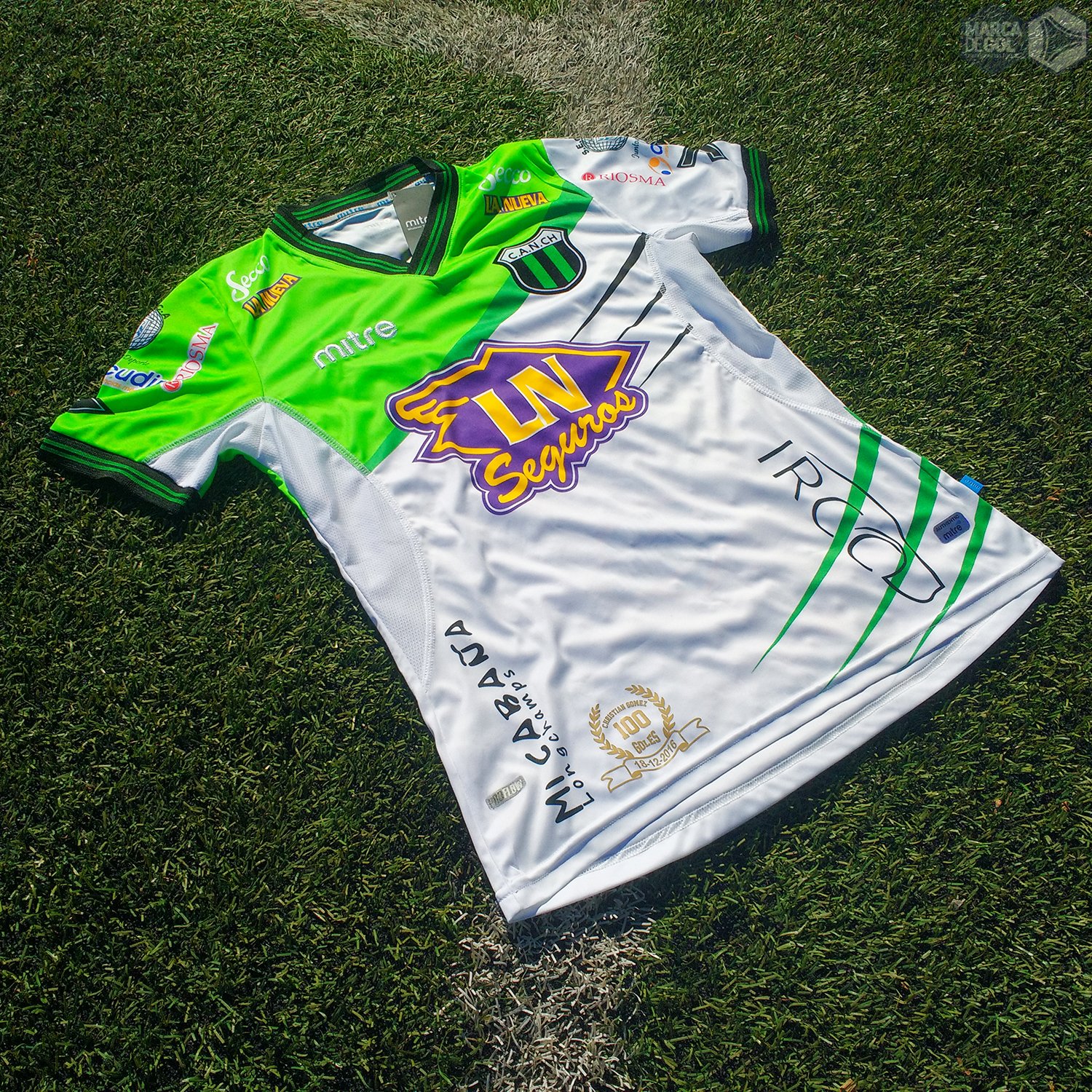 Marca de Gol on X Detalles de la camiseta especial Mitre de Nueva Chicago homenajeando los 100 goles de Christian Gomito Gomez con el club. https t 88LdEmpiiX X