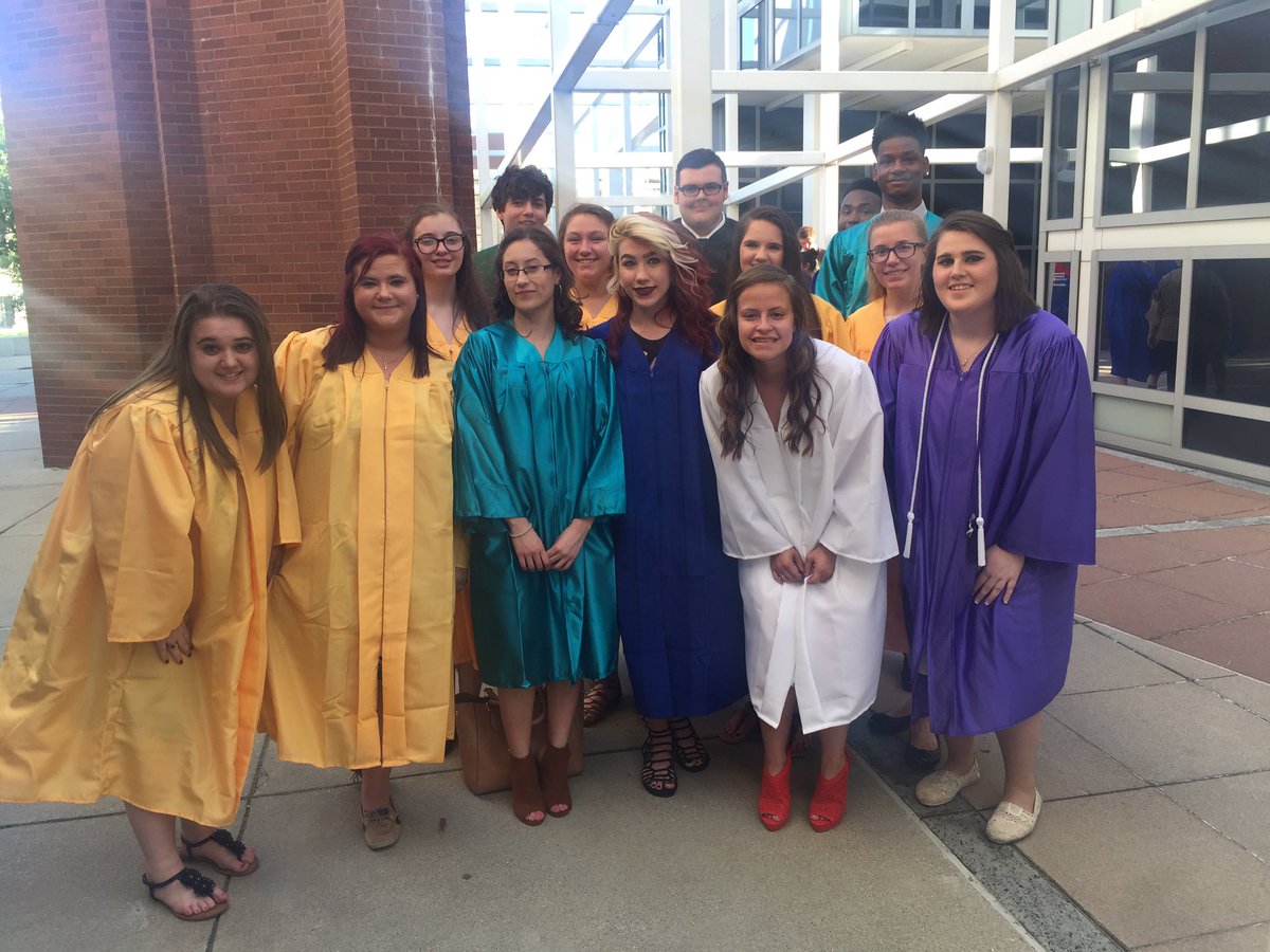 PharmTechDACC's tweet photo. Pharmacy Techs first graduating class! Congrats to you all! I wish you nothing but the best! Be the BEST version of you, whatever you do! https://t.co/Qc1pOHeLnZ