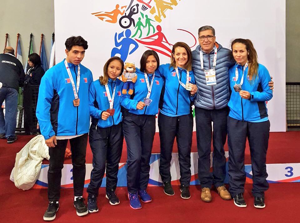 MindepTarapaca's tweet photo. Director Regional @_RobertoU_ acompañó a judocas medallistas de Tarapacá en Juegos Nacionales y Paranacionales @MindepChile @INDChileOficial https://t.co/VxgayamZin