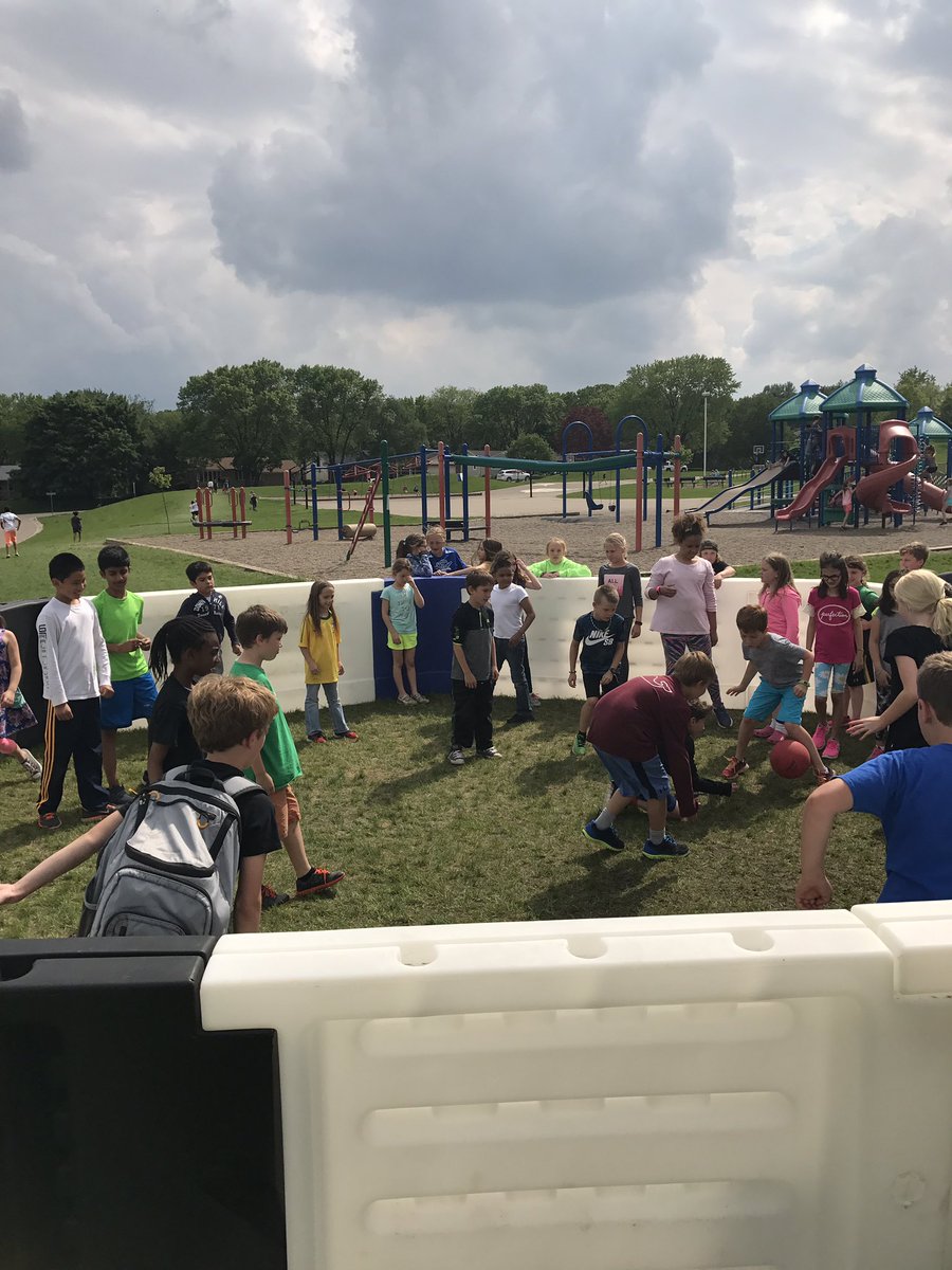 HawkCV108's tweet photo. #Gagaball on the playground! #creekvalley #itsmay https://t.co/N30jOaW6A9