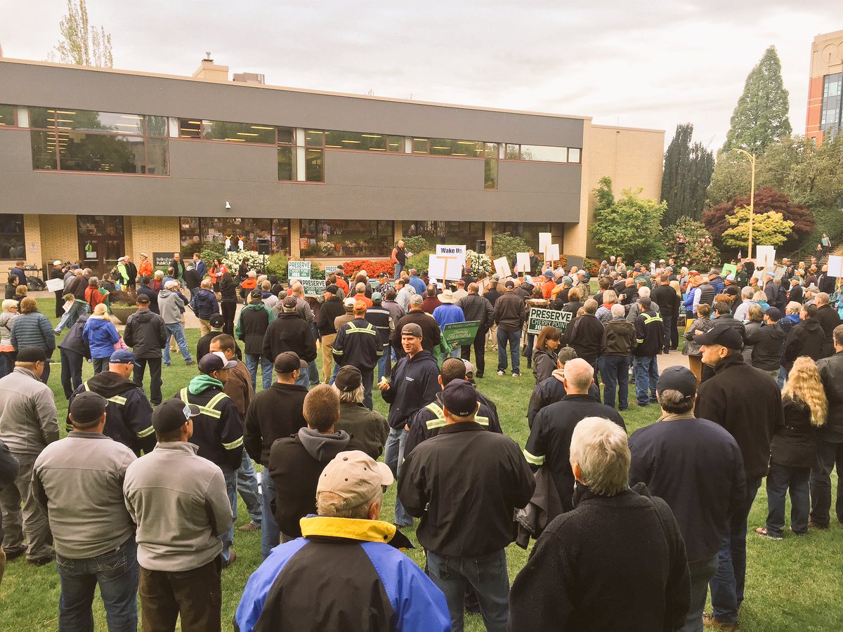 DillonHoncoop's tweet photo. Branden Brink with the Whatcom Cattlemen's Association speaking to the #WakeUpWhatcom rally right now. @WBAStepUp https://t.co/harWhBH3yk