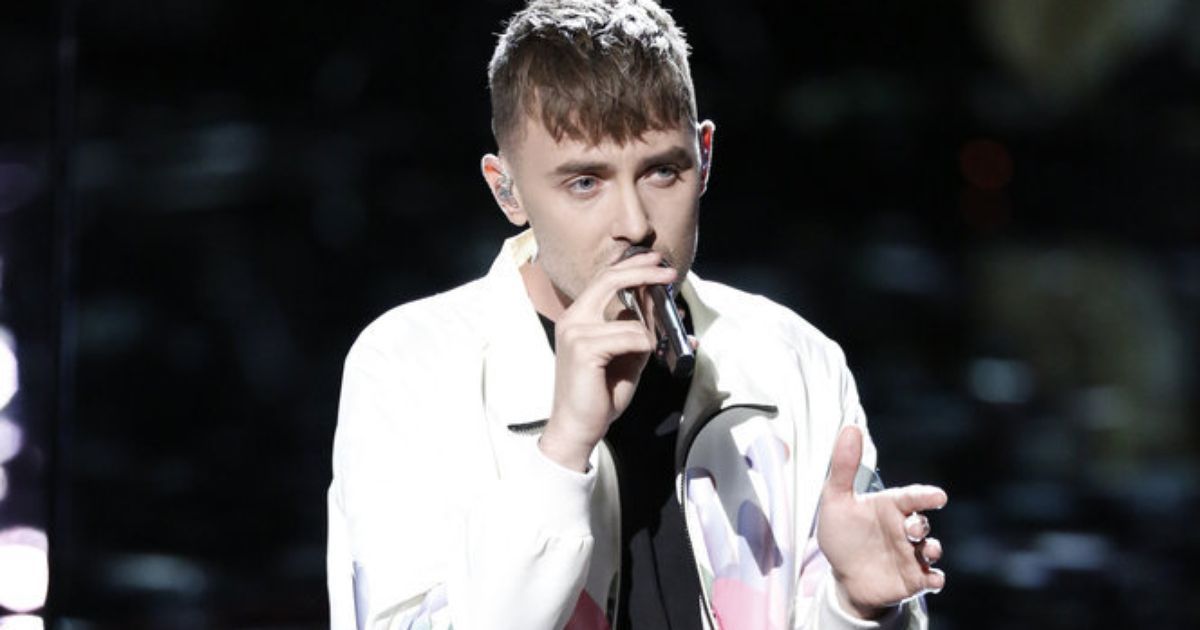 Vicki_Hogarth's tweet photo. RETWEET #VoiceSaveHunter if you can't imagine #TheVoice finale without @hunterplake! https://t.co/WnFTGBp2i6