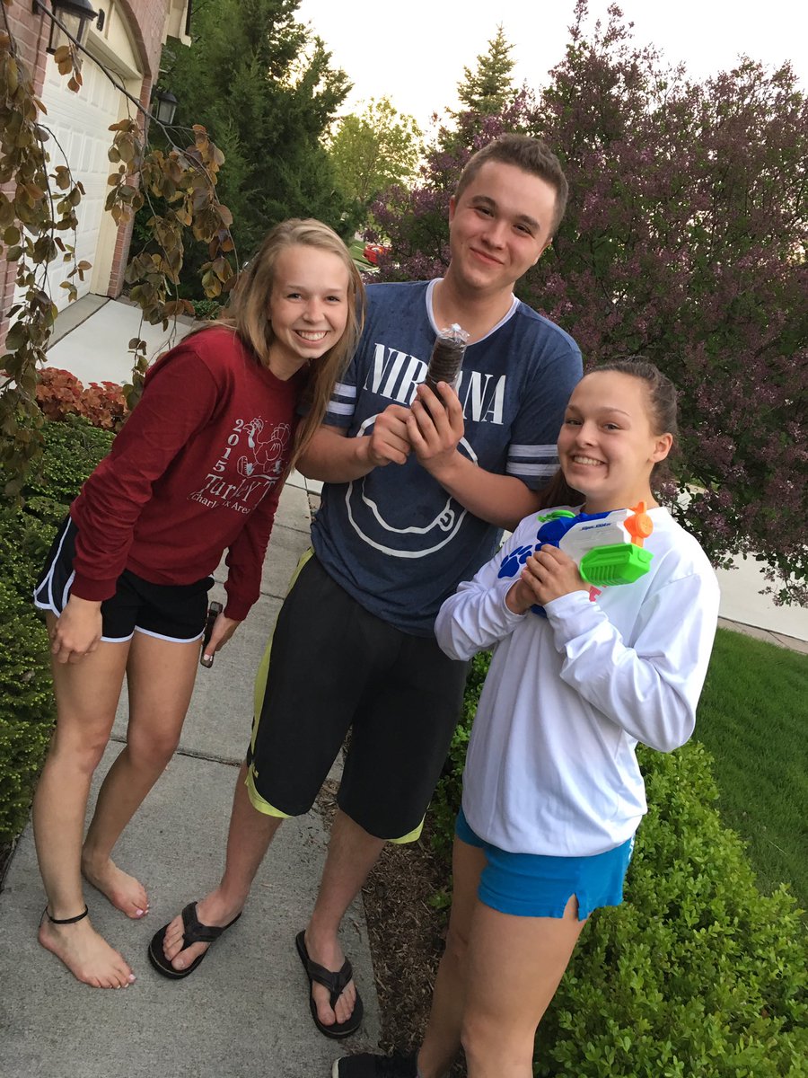 WarsSLE's tweet image. For the first kill in our final four, @emma_vollm and @megan_mieske  take out @markkennedy0 from the competition!