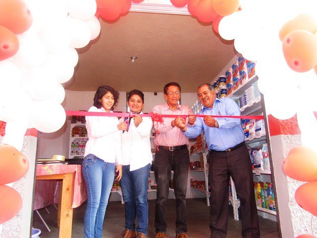 elcensor_tlax's tweet photo. #ElCensorWeb Instalan tienda Diconsa en San Diego Metepec https://t.co/HxVaJ3SP70 https://t.co/pUJMxQ3QwU