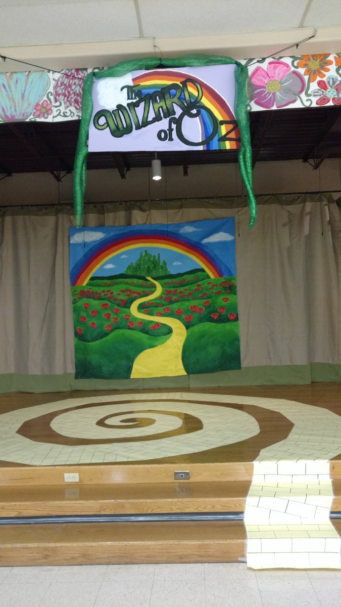 MrsVFerreira's tweet photo. The stage is set and we are so excited for everyone to see what we have been working so hard on! #gmswolfpack #wolfpackplayers #wizardofoz https://t.co/YlldHazb7W