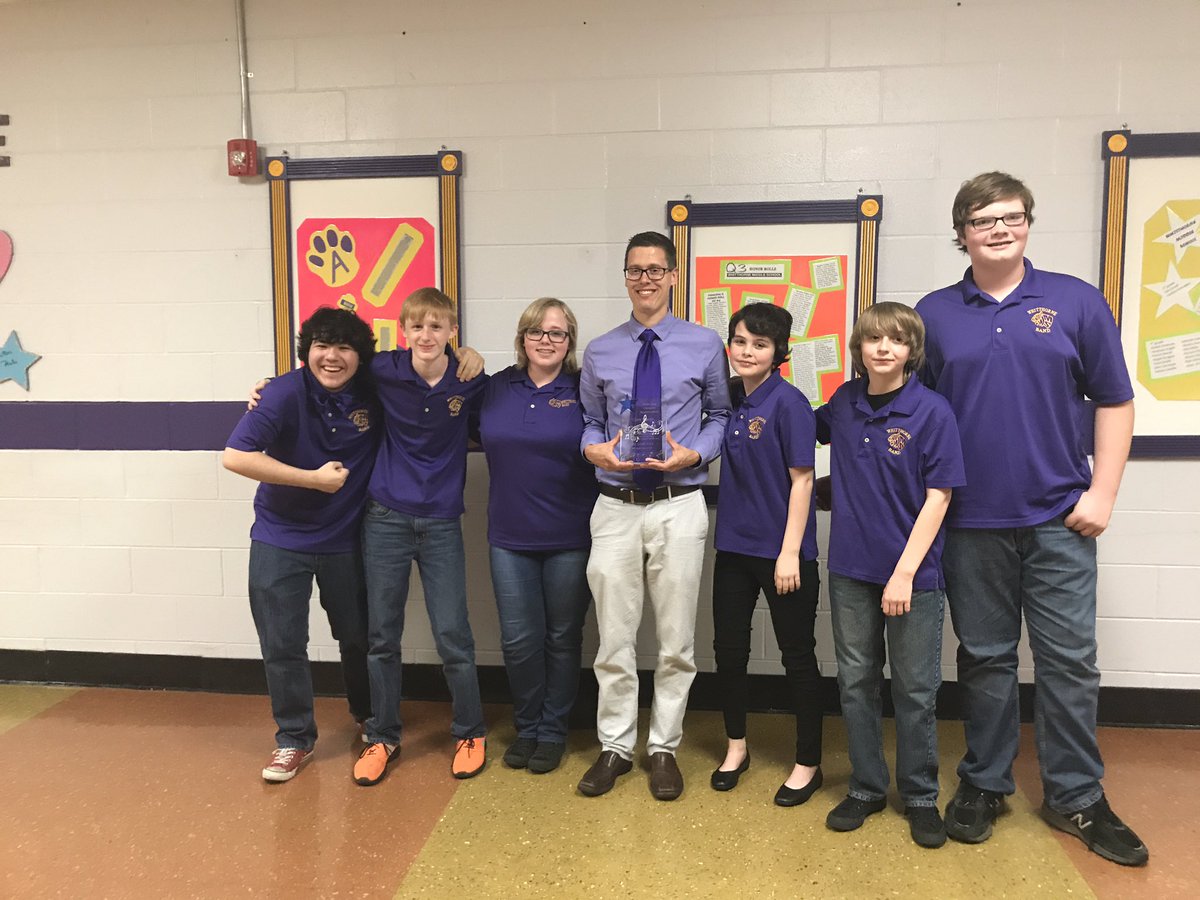 CalderonDella's tweet photo. Mr. Webster with the plaque these kids presented to him and Mr Martin @WMStigers @WhitthorneBand https://t.co/CWhR9lepql