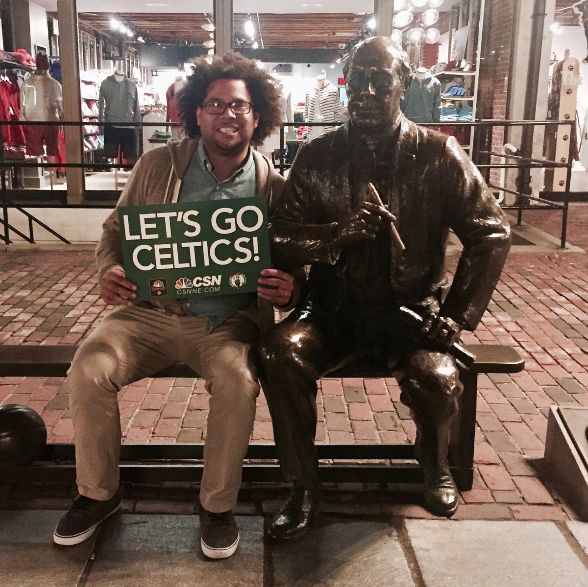 Section328's tweet image. 😁Just left the #Celtics Draft Lottery Party; had to go say whassup to Red. #NBADraftLottery #NumberOnePick Sorry #LakeShow &amp;amp; #MadeInPHILA