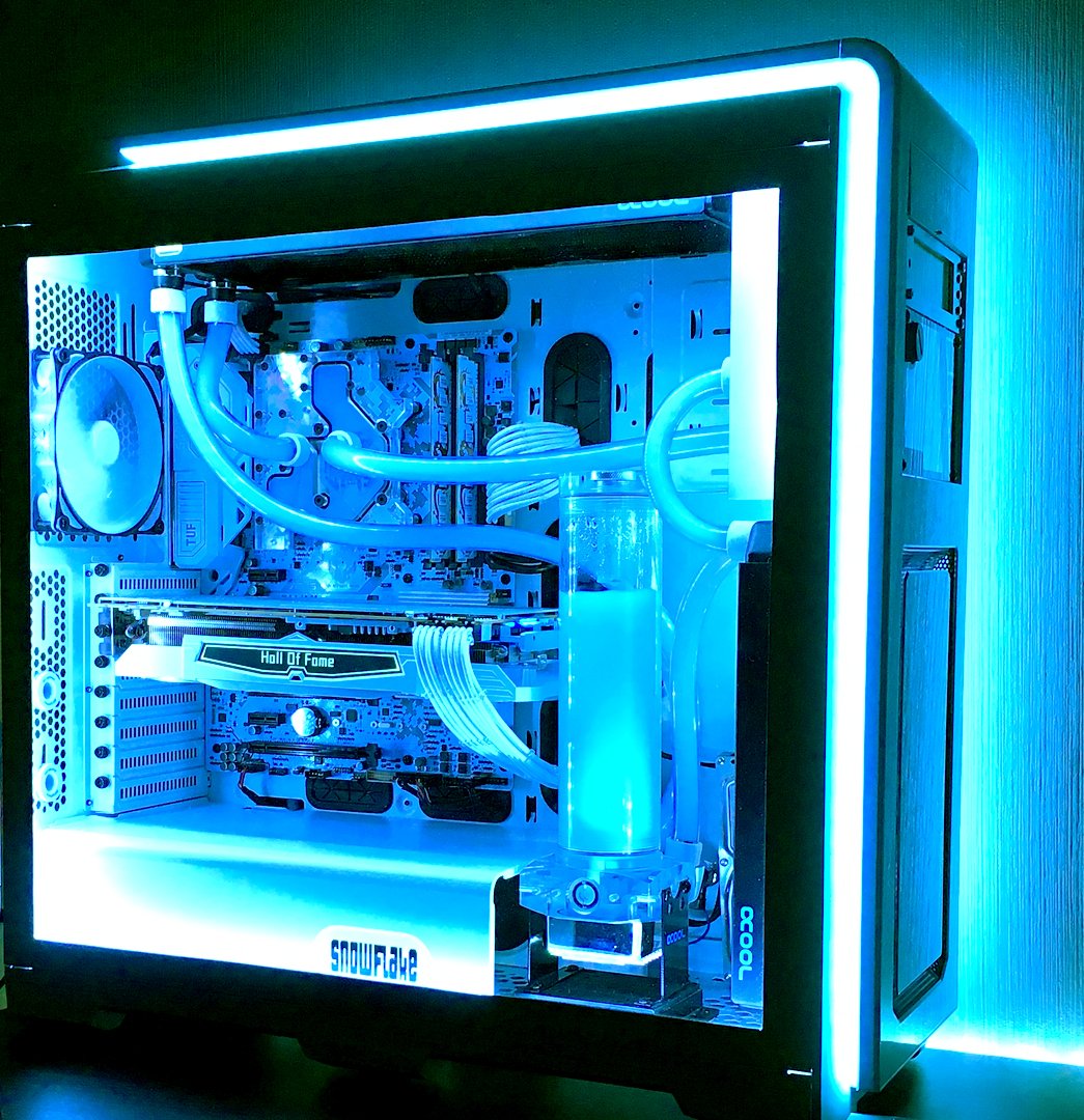 HazelPottPlays's tweet photo. rly happy with that build. end of the week the Hall of Fame gets finally wet ;) Bitspower 1080 HoF Cooler -3days https://t.co/U2TwVh6MWe